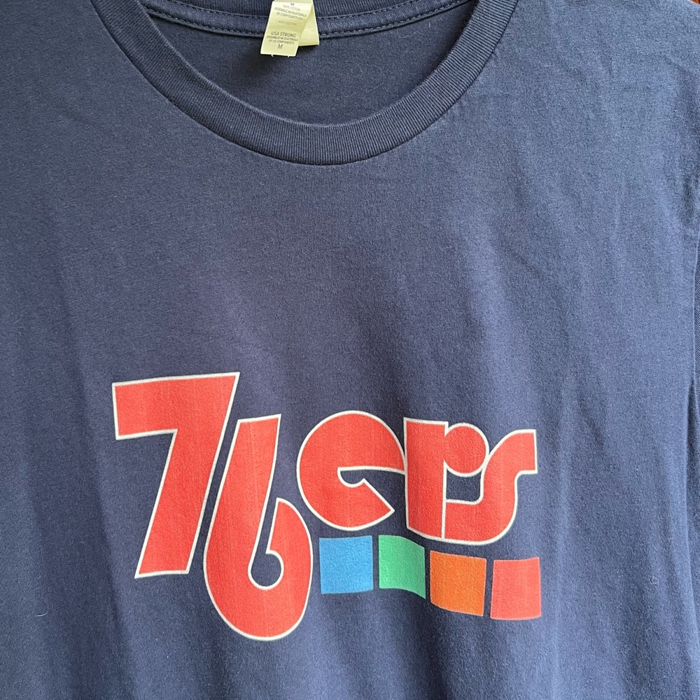 Navy Ptilledalphia 76ers Retro Logo Tee - Picture 3 of 4